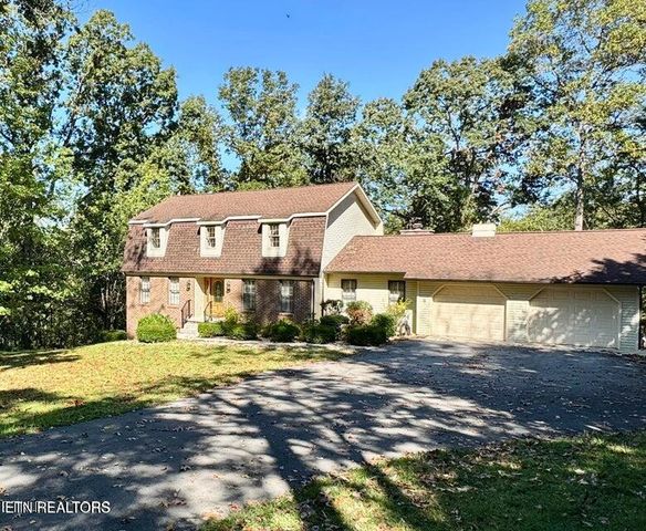 1230 Stonewall Jackson Drive, Dandridge, TN 37725