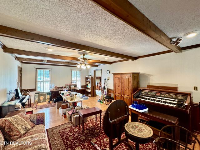 1230 Stonewall Jackson Drive, Dandridge, TN 37725