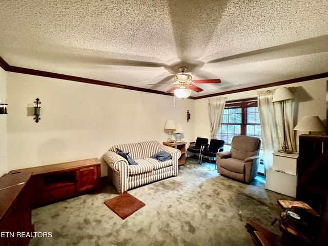 1230 Stonewall Jackson Drive, Dandridge, TN 37725