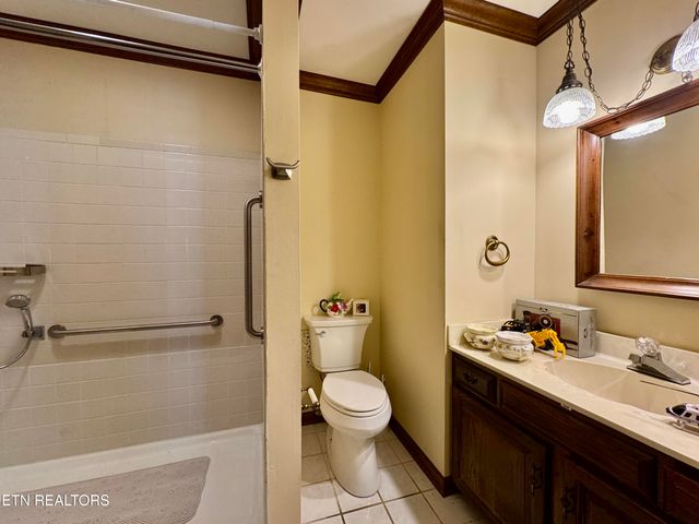 1230 Stonewall Jackson Drive, Dandridge, TN 37725