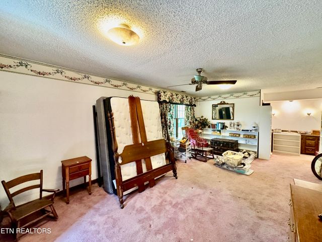 1230 Stonewall Jackson Drive, Dandridge, TN 37725