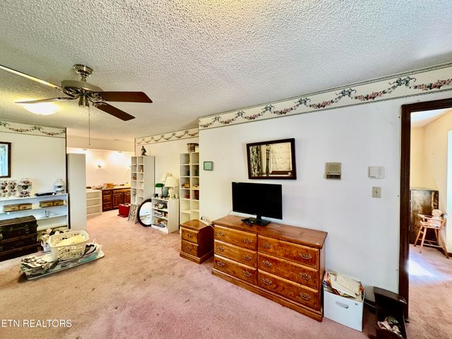 1230 Stonewall Jackson Drive, Dandridge, TN 37725