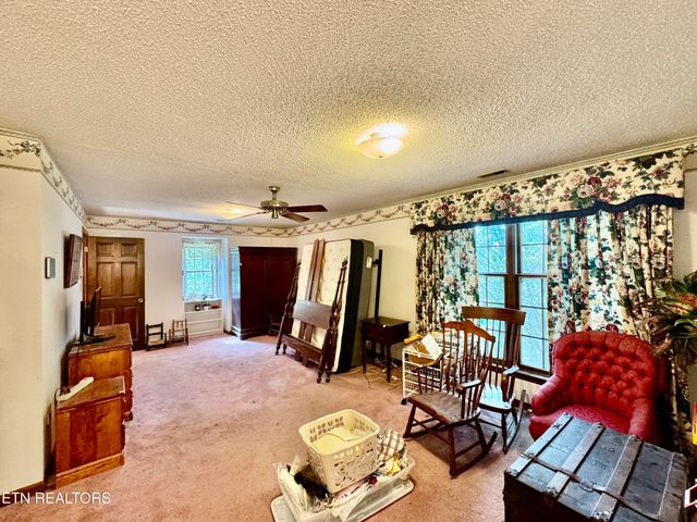 1230 Stonewall Jackson Drive, Dandridge, TN 37725