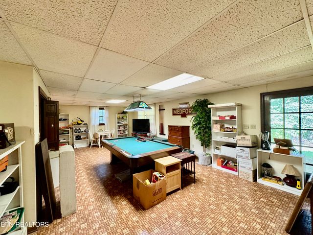 1230 Stonewall Jackson Drive, Dandridge, TN 37725