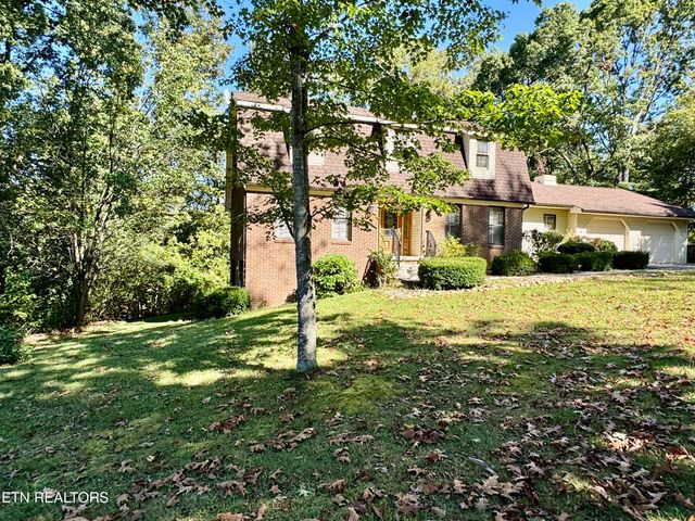 1230 Stonewall Jackson Drive, Dandridge, TN 37725