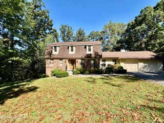 1230 Stonewall Jackson Drive, Dandridge, TN 37725