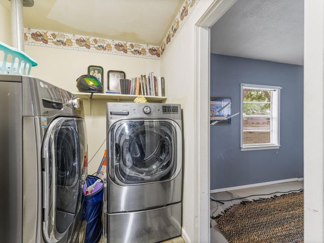 208 Lindsey Avenue, Bay City, TX 77414