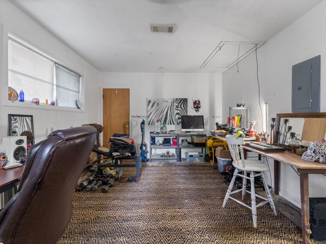 208 Lindsey Avenue, Bay City, TX 77414
