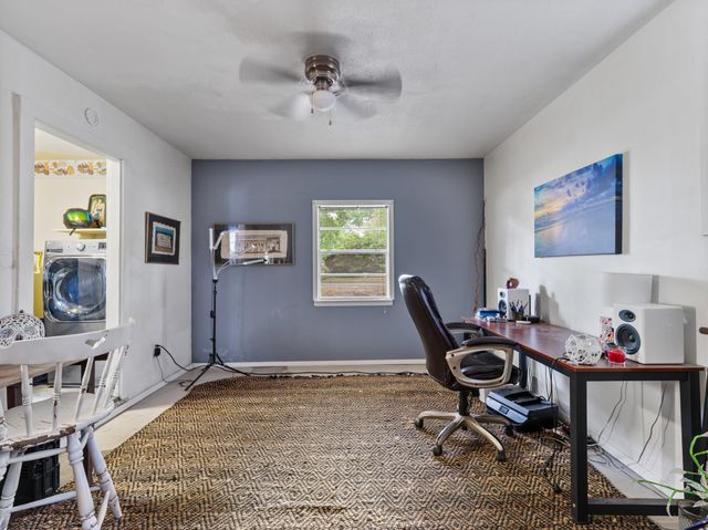 208 Lindsey Avenue, Bay City, TX 77414
