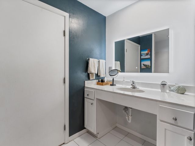 208 Lindsey Avenue, Bay City, TX 77414