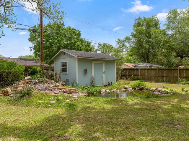 208 Lindsey Avenue, Bay City, TX 77414