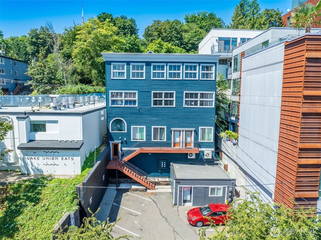 1607 Dexter Avenue N, Seattle, WA 98109