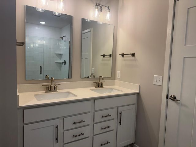 4855 Island Park Drive, Woodbury, MN 55129