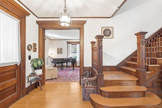 13 Ridgeview Avenue, White Plains, NY 10606