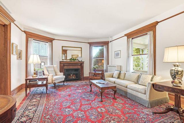 13 Ridgeview Avenue, White Plains, NY 10606