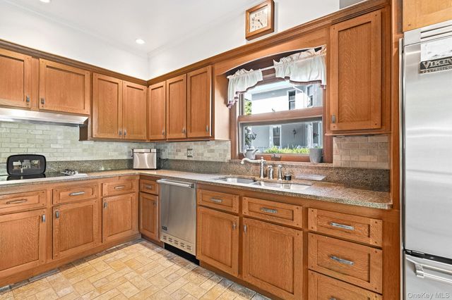 13 Ridgeview Avenue, White Plains, NY 10606