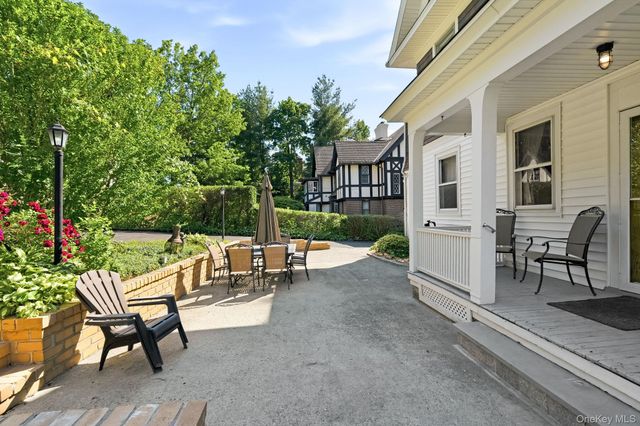 13 Ridgeview Avenue, White Plains, NY 10606