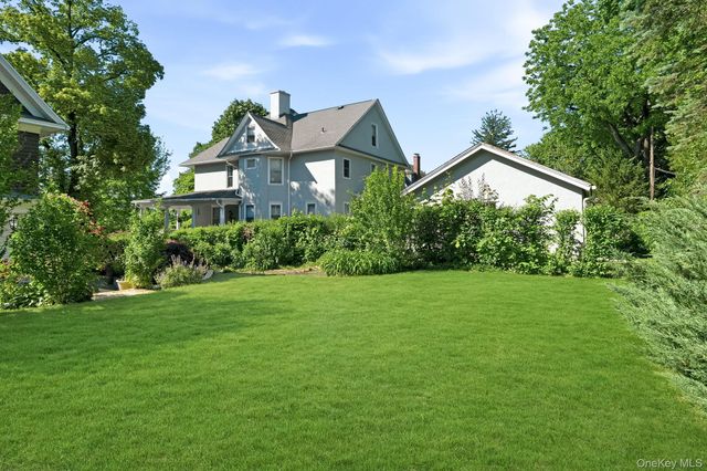13 Ridgeview Avenue, White Plains, NY 10606