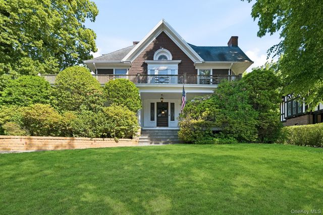 13 Ridgeview Avenue, White Plains, NY 10606