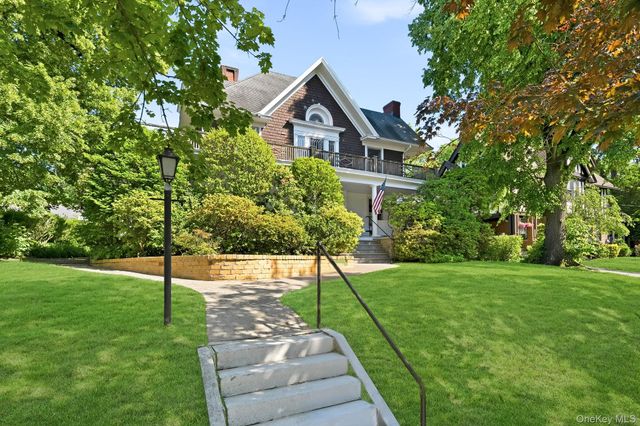 13 Ridgeview Avenue, White Plains, NY 10606