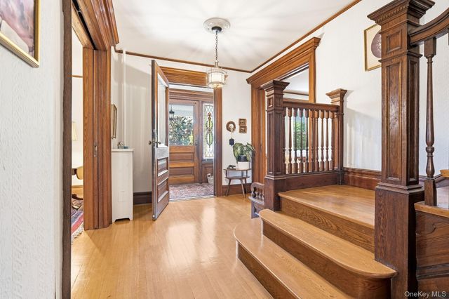 13 Ridgeview Avenue, White Plains, NY 10606