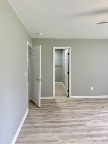 711 Gwen St, Paris, TN 38242