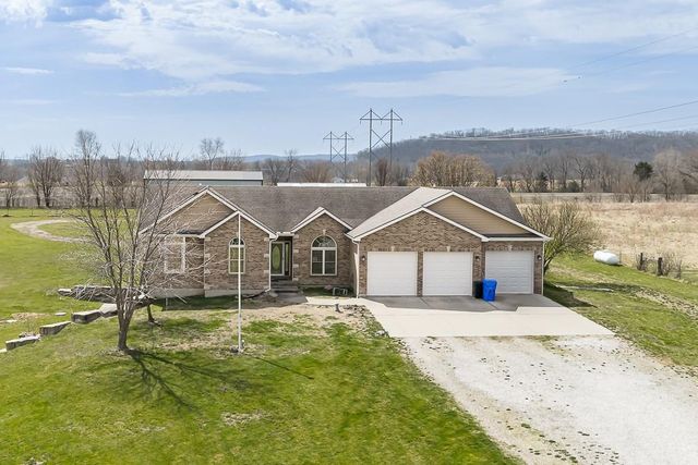 20831 Brandt Road, Tonganoxie, KS 66086