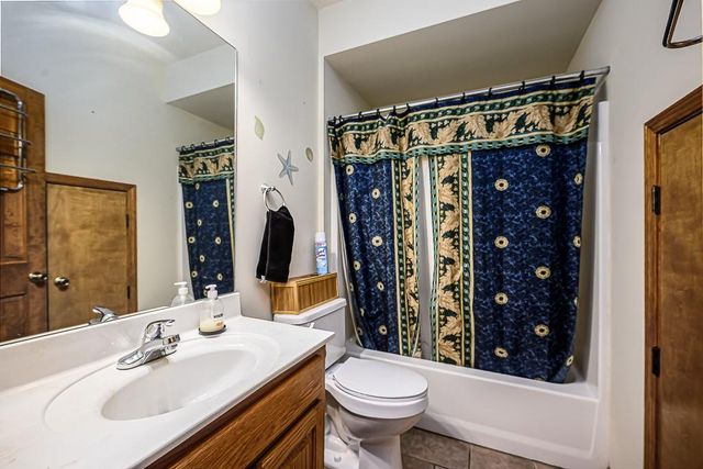 20831 Brandt Road, Tonganoxie, KS 66086