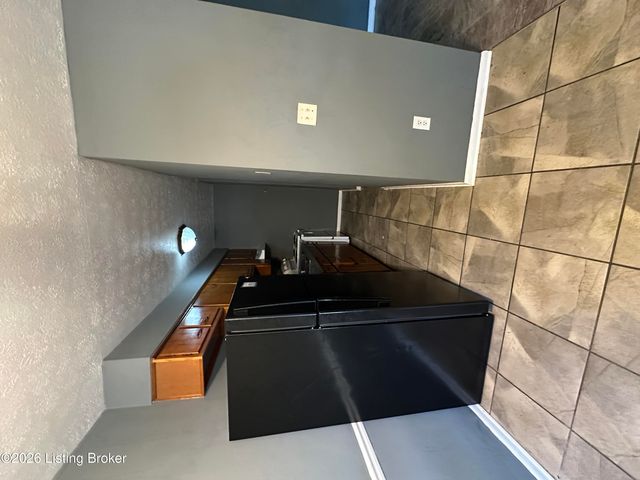 4501 S 6th St APT 74, Louisville, KY 40214