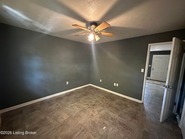 4501 S 6th St APT 74, Louisville, KY 40214