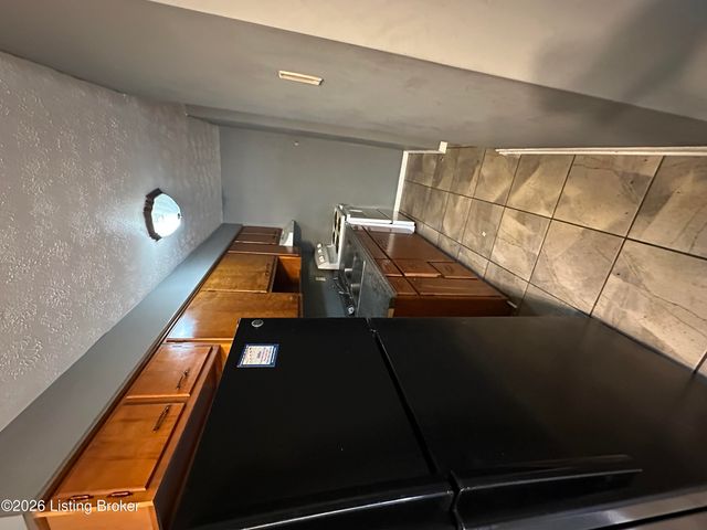 4501 S 6th St APT 74, Louisville, KY 40214