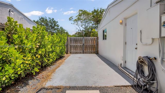 1116 N 31st Avenue, Hollywood, FL 33021