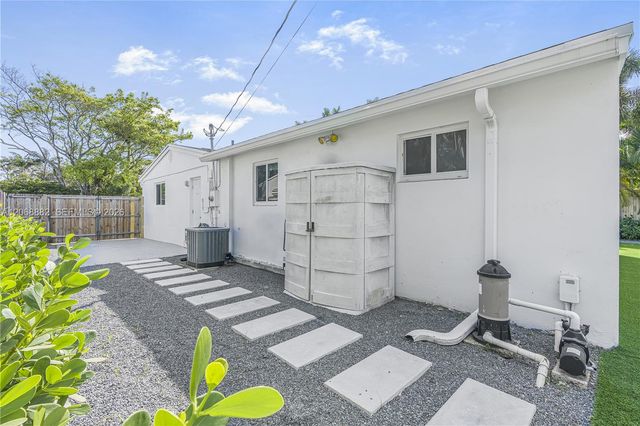 1116 N 31st Avenue, Hollywood, FL 33021