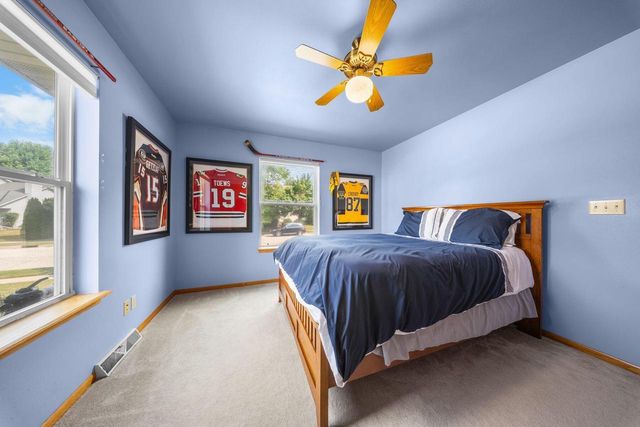 2336 N University DRIVE, Waukesha, WI 53188