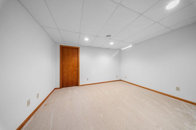 2336 N University DRIVE, Waukesha, WI 53188
