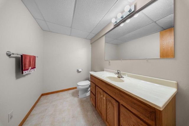 2336 N University DRIVE, Waukesha, WI 53188