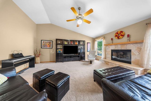 2336 N University DRIVE, Waukesha, WI 53188