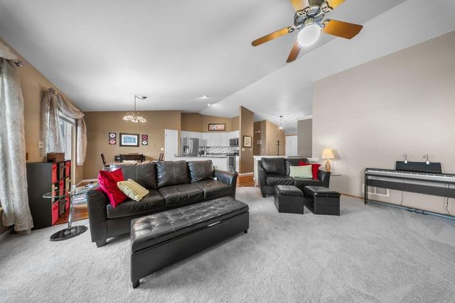 2336 N University DRIVE, Waukesha, WI 53188