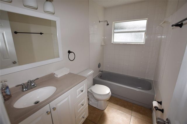 6952 KNIGHTSWOOD DRIVE, Orlando, FL 32818