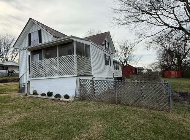 102 S Church Street, Alexandria, TN 37012