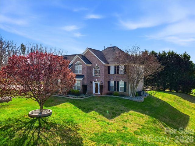 105 Summer Breeze Court, Statesville, NC 28677