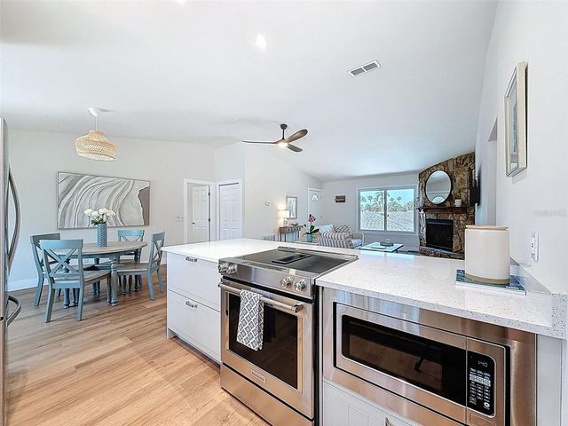 1899 SHORE ACRES BOULEVARD NE, St Petersburg, FL 33703