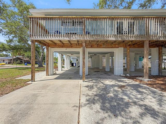 1899 SHORE ACRES BOULEVARD NE, St Petersburg, FL 33703