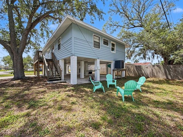 1899 SHORE ACRES BOULEVARD NE, St Petersburg, FL 33703