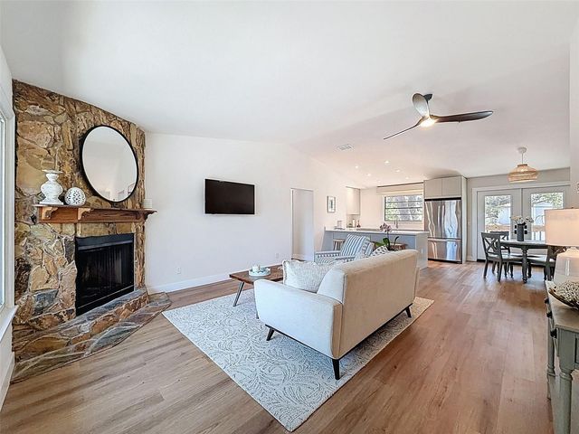 1899 SHORE ACRES BOULEVARD NE, St Petersburg, FL 33703