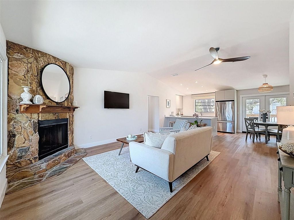 Image 9 of property listing at 1899 SHORE ACRES BOULEVARD NE, St Petersburg, FL 33703