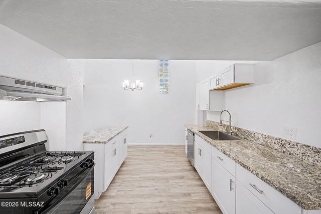 2607 W Arthur Place, Tucson, AZ 85713