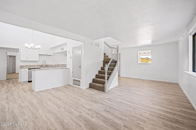 2607 W Arthur Place, Tucson, AZ 85713