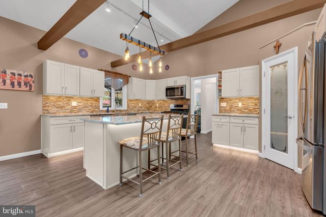 81 SHARON RD, Robbinsville, NJ 08691