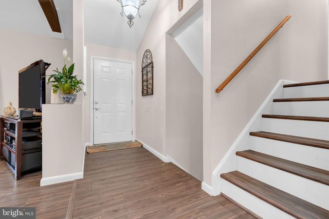 81 SHARON RD, Robbinsville, NJ 08691